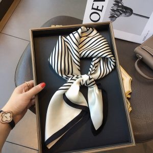 Carré 100% Soie Moderne Femme Foulard Trend